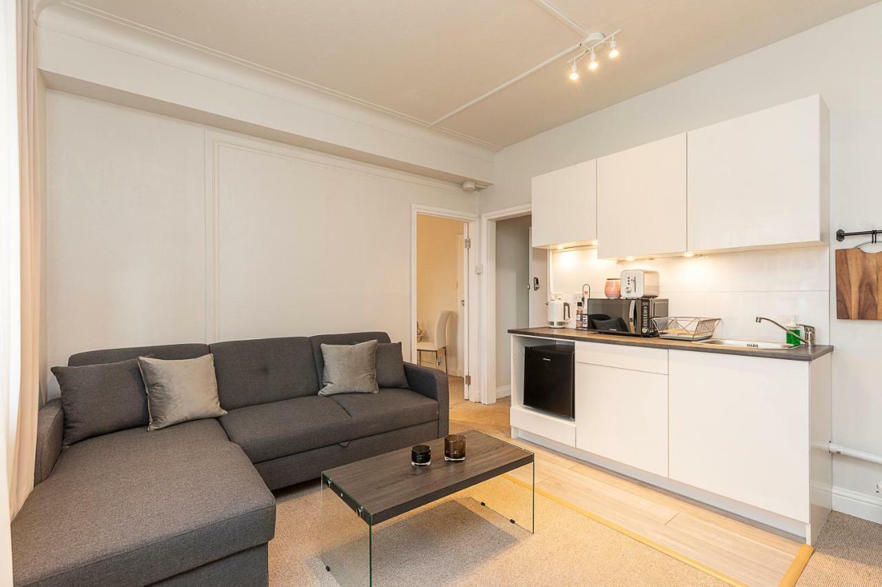 Grand Swiss Cottage Apartment Londen Buitenkant foto