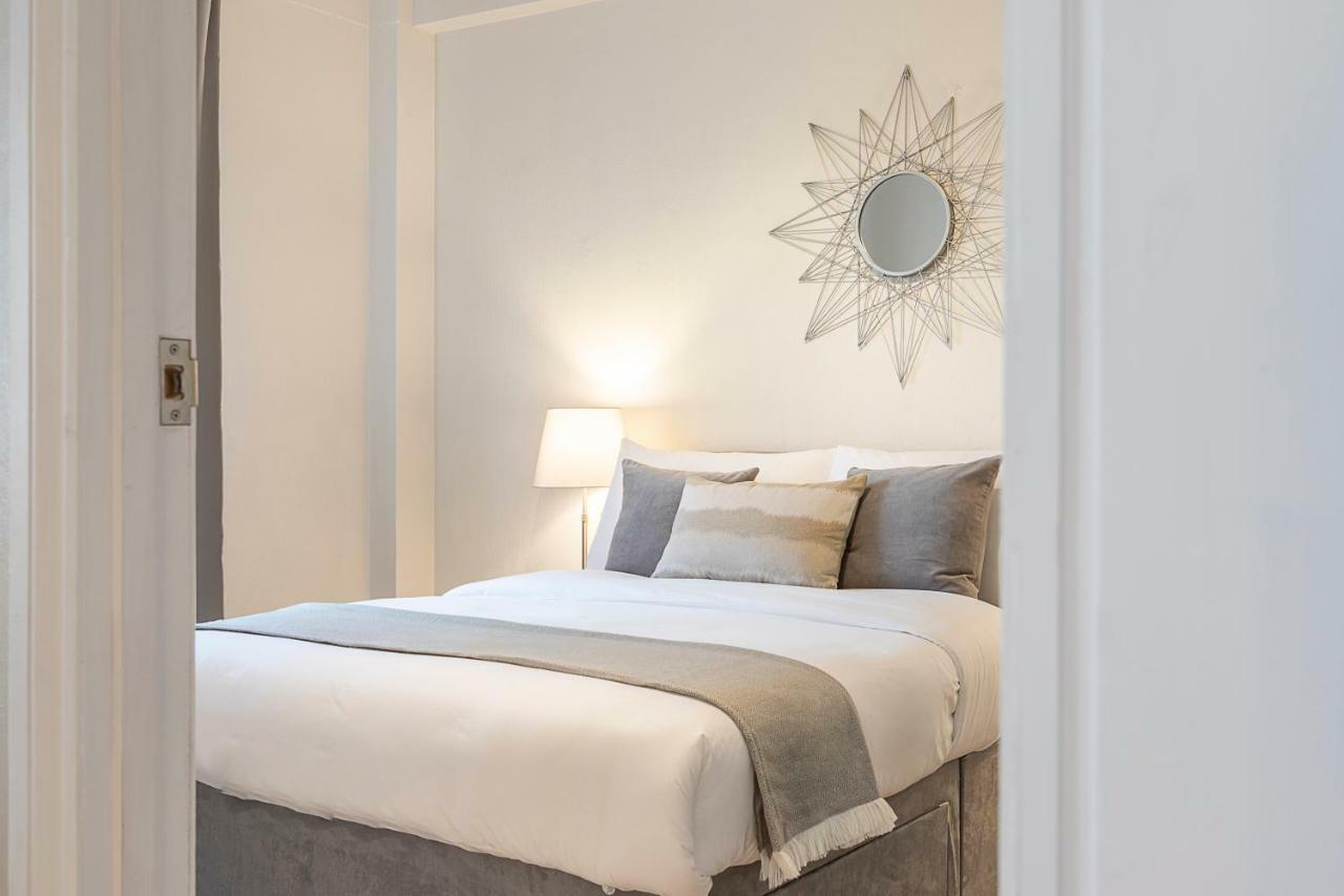 Grand Swiss Cottage Apartment Londen Buitenkant foto