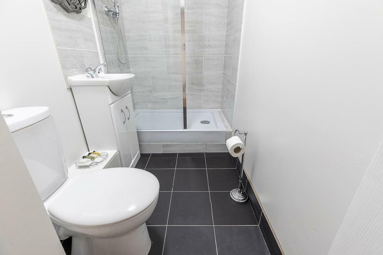 Grand Swiss Cottage Apartment Londen Buitenkant foto